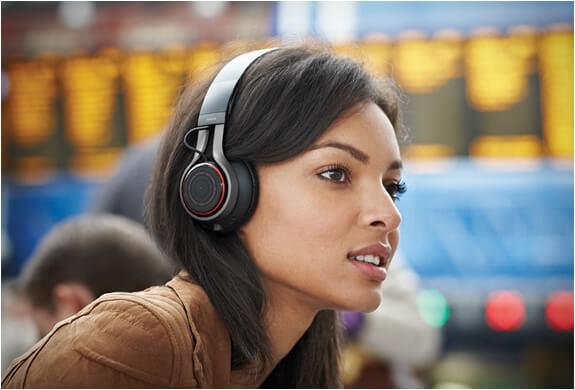 Jabra Revo Wireless