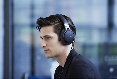 Sony Comfortable Headphones with microphone (MDR-1A)