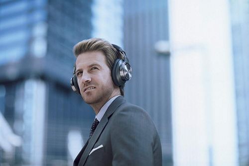 Audio-Technica หูฟังไร้สาย Wireless Over-Ear Headphones with Pure Digital Drive (ATH-DSR9BT)