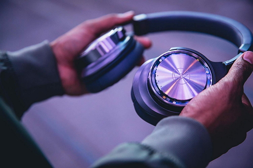 Audio-Technica หูฟังไร้สาย Wireless Over-Ear Headphones with Pure Digital Drive (ATH-DSR9BT)