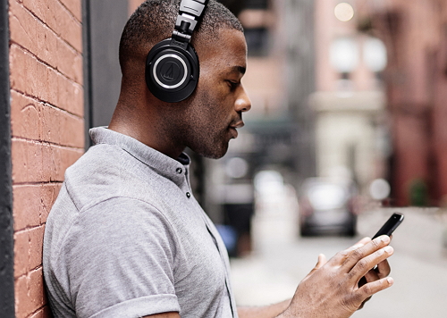 Audio-Technica หูฟังไร้สาย ATH-M50xBT Wireless Bluetooth Over-Ear Headphones